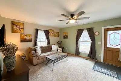 Image de Walk to Kinni River & Downtown - Honeydew Cottage