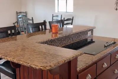 Image de Lovely studio in charming Montrose! Pet Friendly! Close to interstate exit!