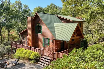 Image de Secluded cabin, hot tub, layered mountain view, gameroom, Hiawassee, Ga!