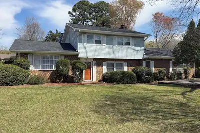 Image de Charming spacious 4br Near Airport & Hospitals - Family & Group Friendly