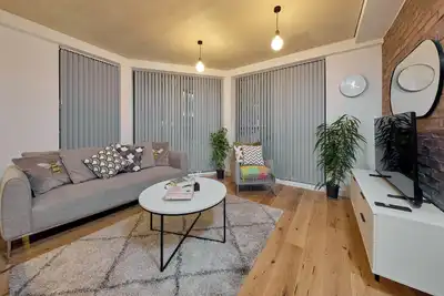 Image de Luxe Two-Bedroom Haven