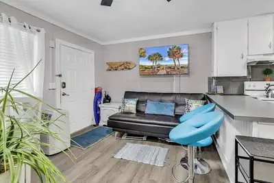 Image de Cherry Grove Escape l 1br Cb101 l Steps from Ocean