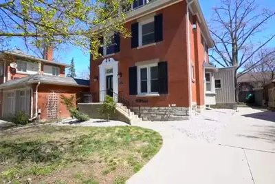 Cozy & Central Home – Easy Access Everywhere