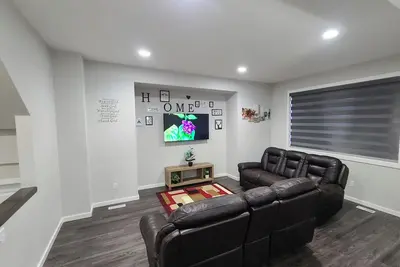 Image de 4 - Bedrooms in Devonshire Cozy Haven