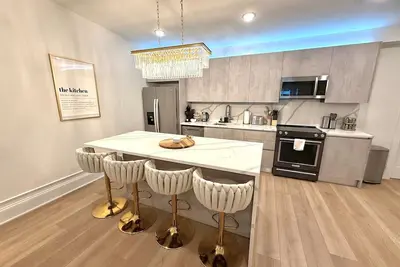 Image de Luxury Chic Center City 2br & 2Bath Apartment