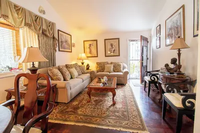 Image de Peaceful 3br Garden Cottage Long Island Escape