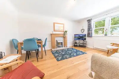 Image de Riverside View, 5 Elm Court, Elliott Park