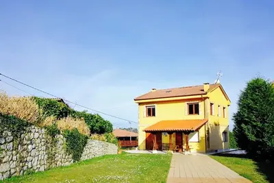 Image de House with views to the sea and Picos Europa. Large garden. Unique rural location.