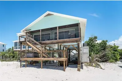 Image de Beach Front Palm Island Getaway