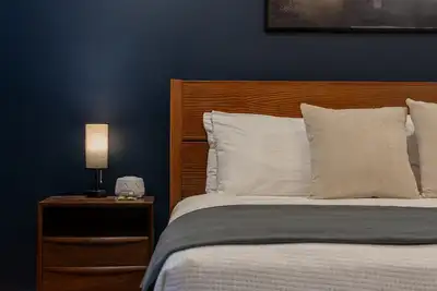 Sleep Well House. Calm, Comfortable, Rest.