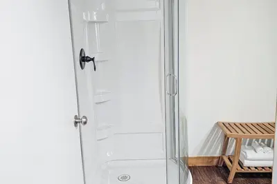 Image de 4- Bedroom Cozy Modern country home with Movie Theater & Game Room