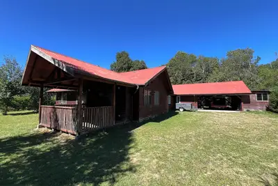 Image de Family Plot in Pucón Tinaja + Trancura River (Fishing and Swimming)
