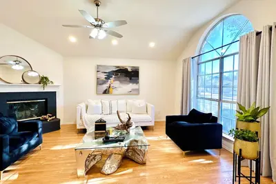 Image de 3-bedroom house in gorgeous Burleson with Ac for relaxing stays