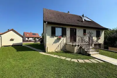 Image de Maison spacieuse au calme avec grand jardin et parking