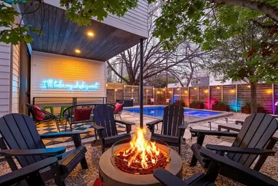 Image de Hot Tub Club | Pool | Bbq | Walk to Rainey St