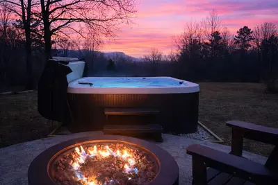 Image de Secluded Arkansas Grand Canyon Lodge • Pool + Hot Tub • Sleeps 16+