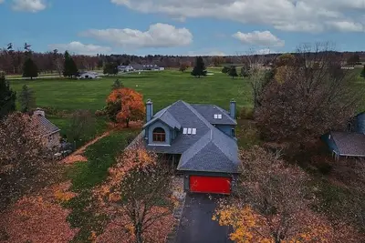 Image de Private residence on the golf course; walking distance to Cornell University.