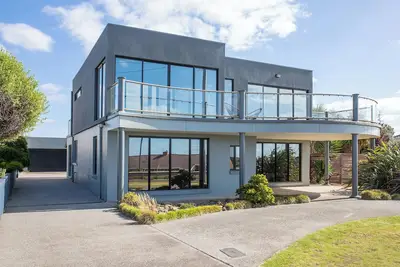 Image de Spacious 4 Bedroom Coastal Retreat with Spectacular Views - Dog Friendly