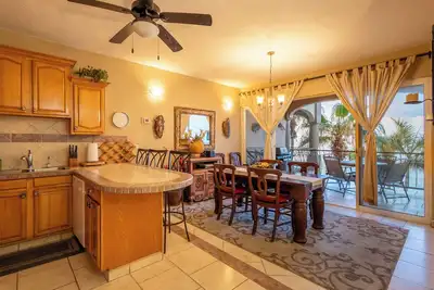 Image de Oceanfront 3br Condo w/ Pool, Hot Tubs, Surf Breaks and Cortez Views