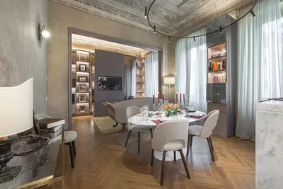 Image de 2br • Brand New • Premiere Central Location • Deluxe Palazzo • Monument View