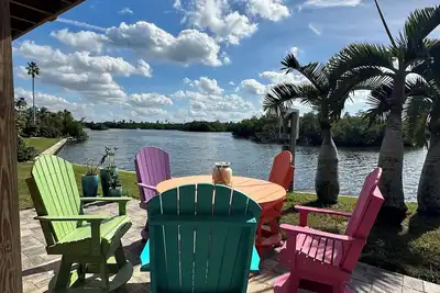 Image de 3-bedroom condo with boat slip on Jug Creek in pleasant Bokeelia