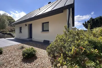 Image de Maison de vacances avec terrasse et jardin