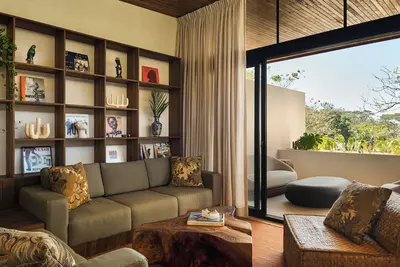 Image de Designer villa with vinyls, plunge pool, 6 min walk to beach with 24/7 security