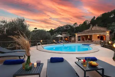 Image de Maison de vacances \"Alordes\" avec vue sur les montagnes, piscine, jardin et Wi-Fi