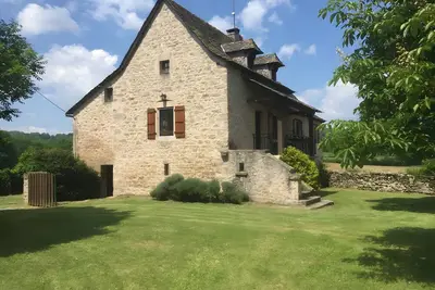 Image de Gîte Du Cayrou : terrasse privée, jardin, Wi-Fi, idéal famille à Bournazel