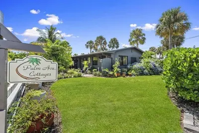 Image de Charming 2 bedroom 2 bath cottage in peaceful Jensen Beach