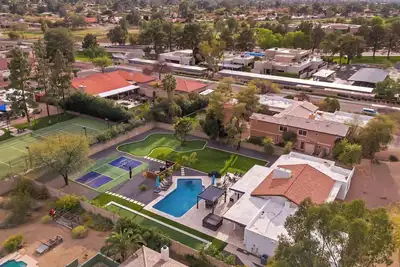 Image de Entertaining Estate: Pickleball, B-ball, Golf