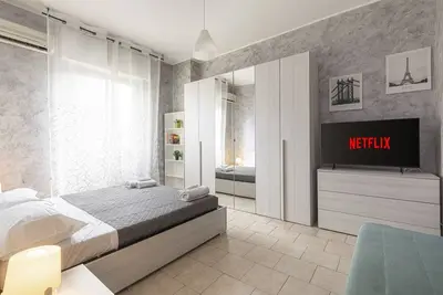 Image de Fiera Milano - Total Relax Pero is a cozy and functional apartment, ideal for those seeking tranquility and comfort. Located just minutes from Fiera Milano Rho and well connected to the center of Milan, it offers well-kept rooms, equipped kitchen and comf