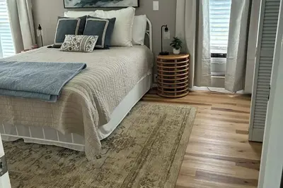 Image de Beautiful 2-bedroom house with Ac in charming Alvarado Lake House