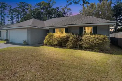 Image de New! 3br Savannah Home Sleeps 5 Near historic District