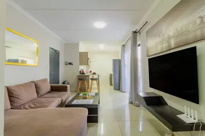 Buckingham Palace  2 Bed, 2 Bath