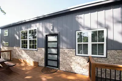 Image de Cozy 2-bedroom Tiny Home in soothing Anderson Sc on Lake Hartwell - Greystone