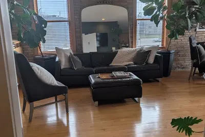 Image de Historic Botanical Loft with Roof Top Patio in Old Town, Built in 1873