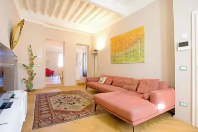 Image de Parlisium in Piazza Anfiteatro- Lucca