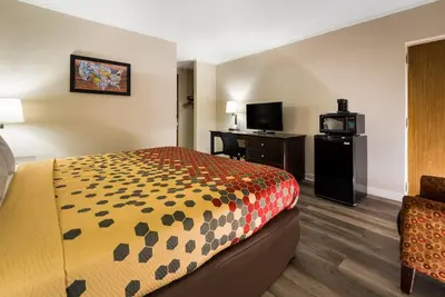 Image de Pet Friendly Room | Minutes to Go Fish Education Center | Free Self Parking