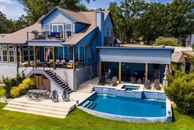 Image de Lakefront Home with Private Infinity Pool I Hot tub I Fishing Dock