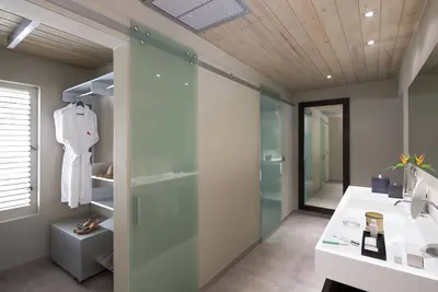 Image de Condo Style Waterfront Suites overlooking Falmouth Harbour marina