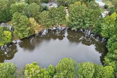 Image de Lakeside Landing | Kitchen, Laundry, Parking