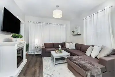 Image de Moline Landing Cozy 2br/2ba Home | Pet-Friendly