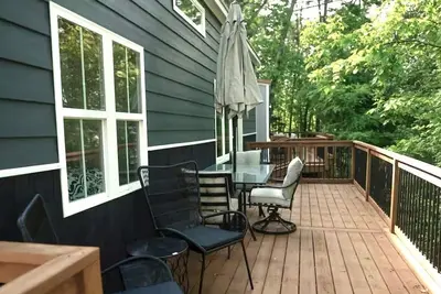 Image de Perfect 2-bedroom Tiny Home in lovely Anderson on Lake Hartwell - Big Sky