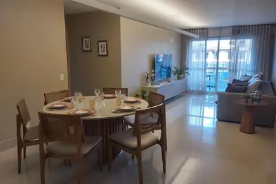 Image de Beachfront condominium complex in Canasvieiras, near Sapiens Park.