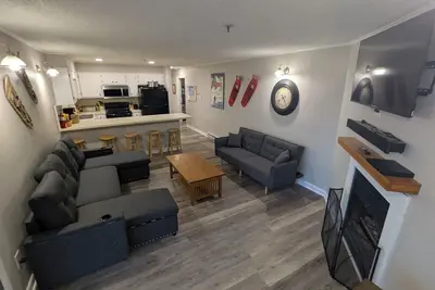 Image de E205 Winterplace Condo Ski in Ski out -2nd floor