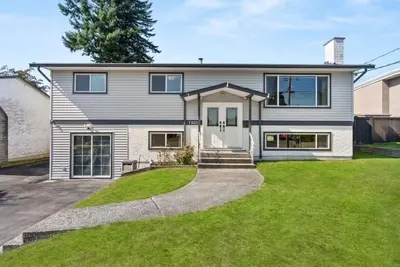 Image de Metro Vancouver Getaway - Ac, Billiards & Big Backyard