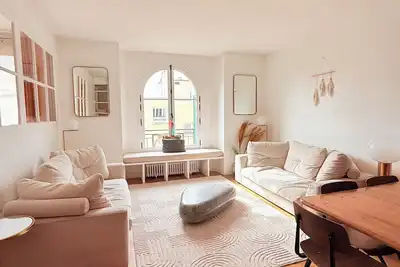 Image de Boho-chic cocoon in Neuilly-sur-Seine.