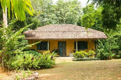 Image de Pokkuluwa Estate - Six Chambres Villa, Couchages 14