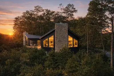 Image de Architect-Designed Luxury Lodge• Hot Tub • Views